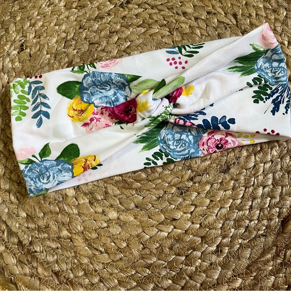 White Floral Twisted Headband